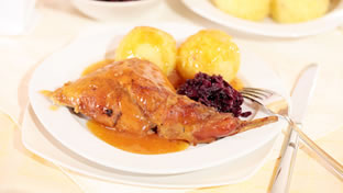 Kaninchen Braten mit Grünkohl und Kartoffelpüree